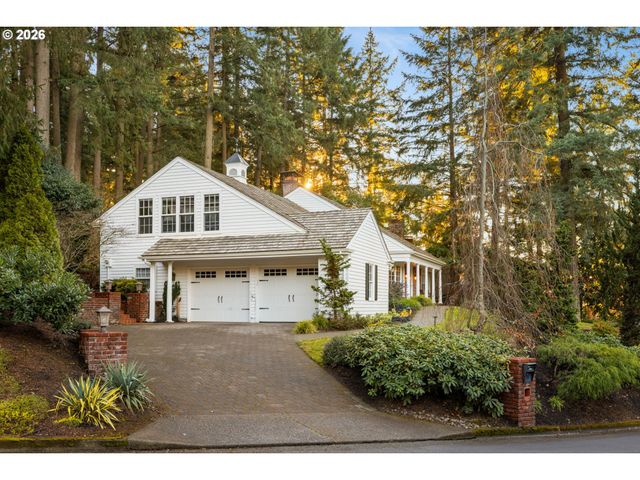 39 HILLSHIRE Dr, Lake Oswego, OR 97034
