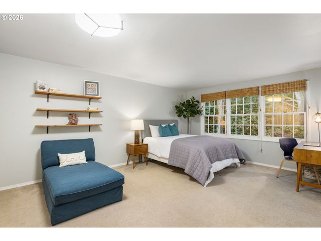 39 HILLSHIRE Dr, Lake Oswego, OR 97034