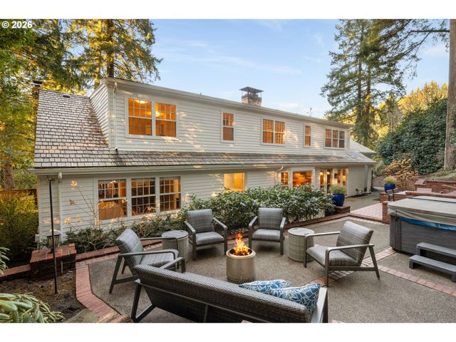 39 HILLSHIRE Dr, Lake Oswego, OR 97034