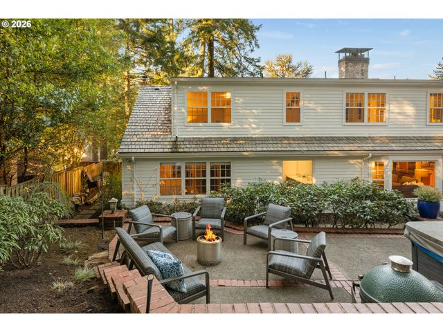 39 HILLSHIRE Dr, Lake Oswego, OR 97034