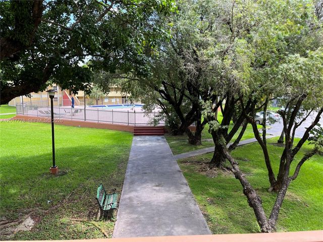 9190 Fontainebleau Blvd 202, Miami, FL 33172