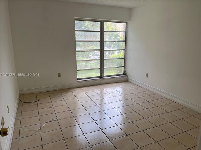 9190 Fontainebleau Blvd 202, Miami, FL 33172
