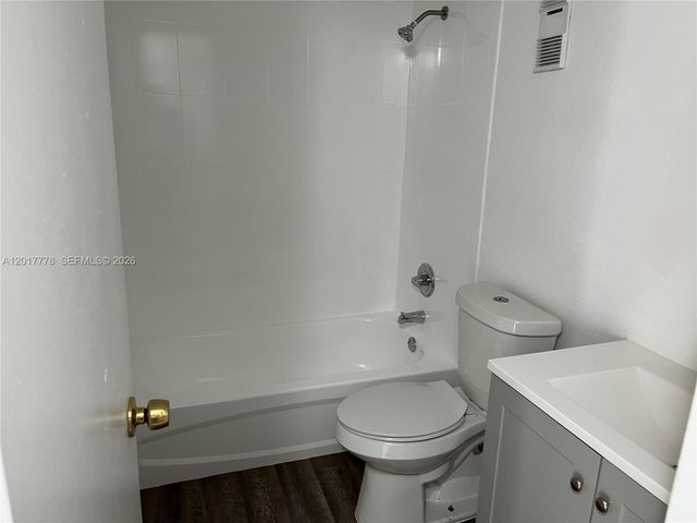 9190 Fontainebleau Blvd 202, Miami, FL 33172