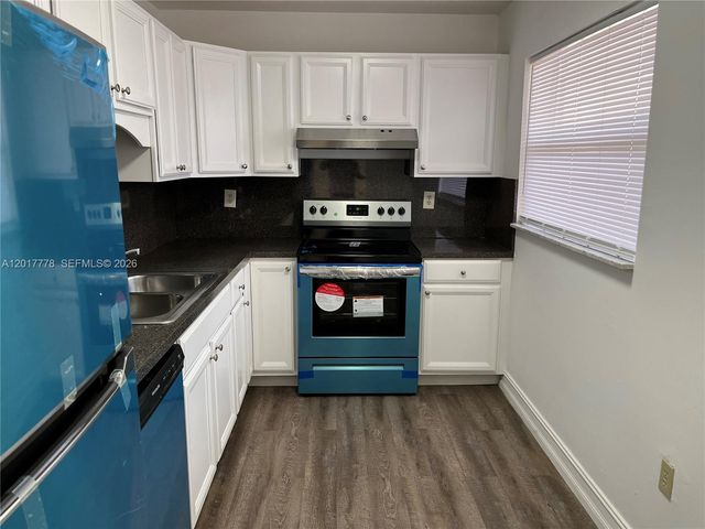 9190 Fontainebleau Blvd 202, Miami, FL 33172