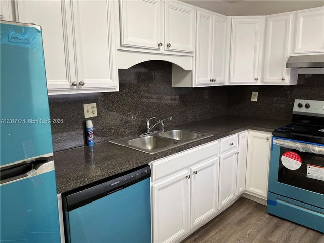 9190 Fontainebleau Blvd 202, Miami, FL 33172
