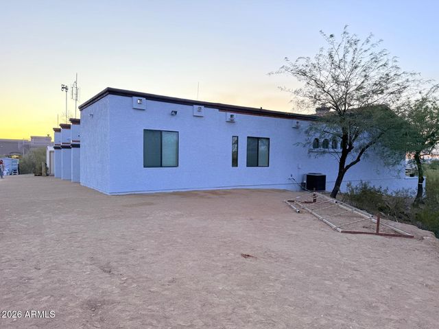 2311 E EUCLID Avenue, Phoenix, AZ 85042