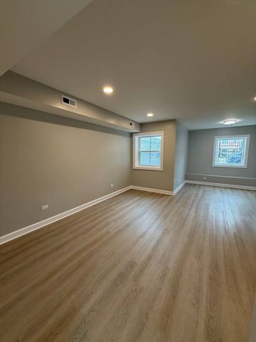 3247 W Thomas Street GF, Chicago, IL 60651