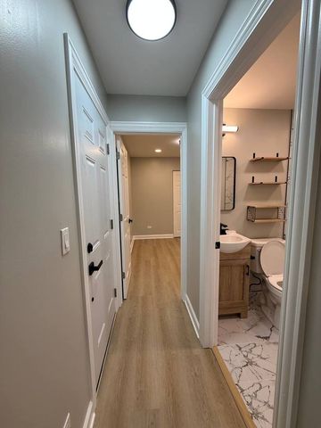 3247 W Thomas Street GF, Chicago, IL 60651
