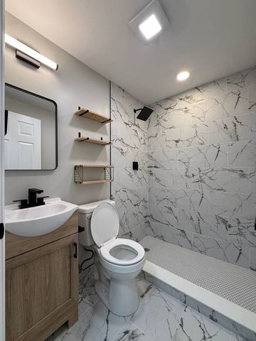 3247 W Thomas Street GF, Chicago, IL 60651