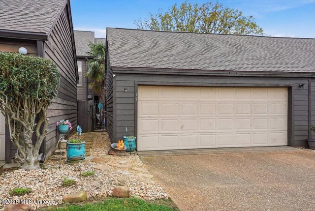 19 Lake Barnett Drive, Brandon, MS 39047