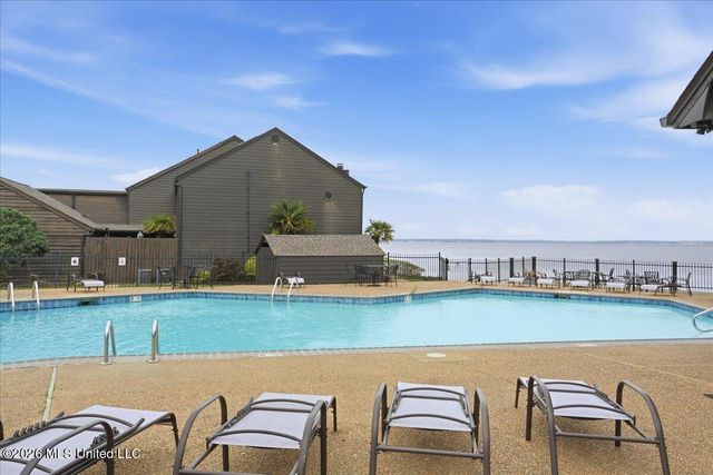 19 Lake Barnett Drive, Brandon, MS 39047