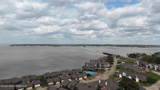 19 Lake Barnett Drive, Brandon, MS 39047