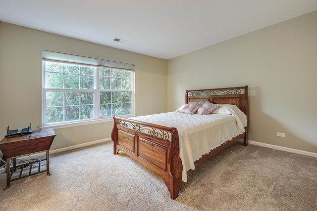 1999 Trevino Terrace, Vernon Hills, IL 60061