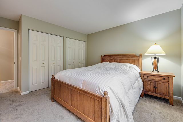 1999 Trevino Terrace, Vernon Hills, IL 60061