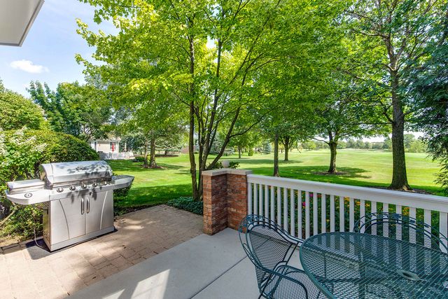 1999 Trevino Terrace, Vernon Hills, IL 60061