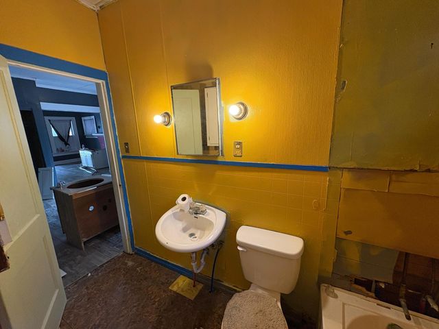 1020 N 8th Ave., Laurel, MS 39440