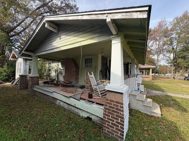 1020 N 8th Ave., Laurel, MS 39440