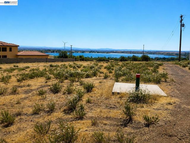 El Camino Dr Hacienda Dr, Palmdale, CA 93551