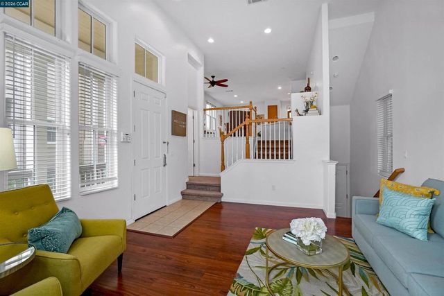 2069 Lewis St, Hercules, CA 94547