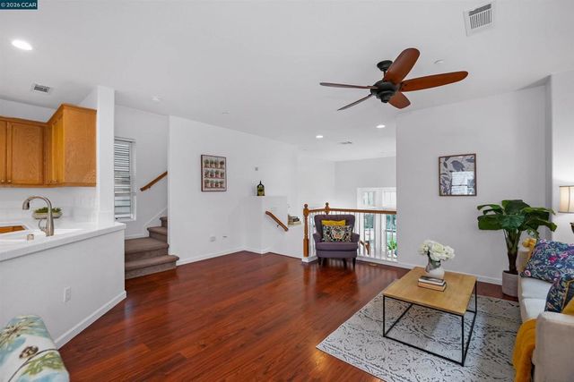 2069 Lewis St, Hercules, CA 94547