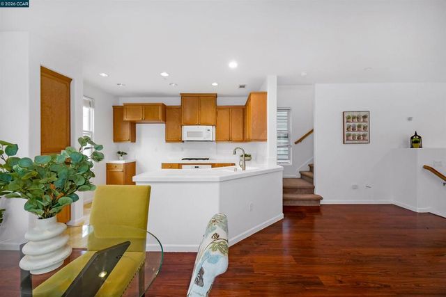 2069 Lewis St, Hercules, CA 94547