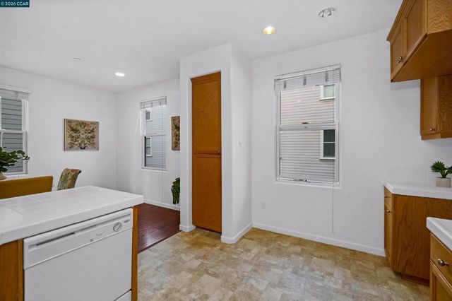 2069 Lewis St, Hercules, CA 94547