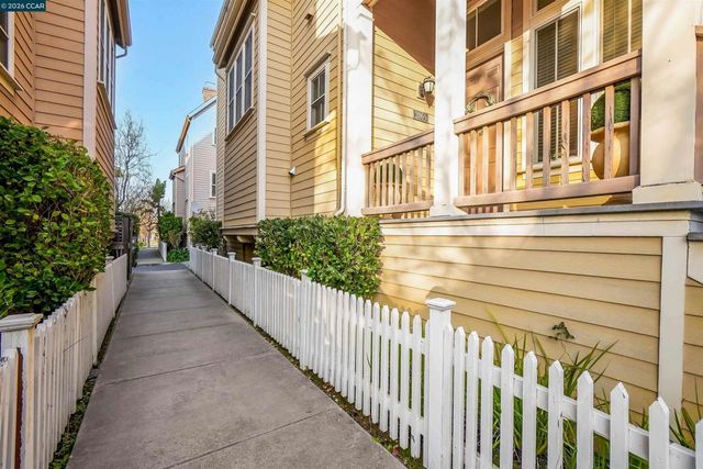 2069 Lewis St, Hercules, CA 94547