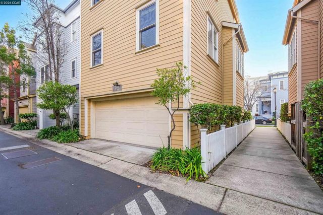 2069 Lewis St, Hercules, CA 94547