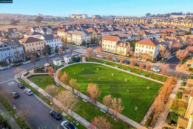 2069 Lewis St, Hercules, CA 94547