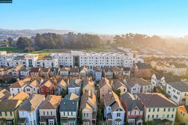 2069 Lewis St, Hercules, CA 94547