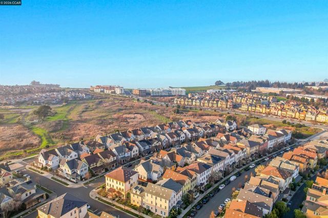 2069 Lewis St, Hercules, CA 94547