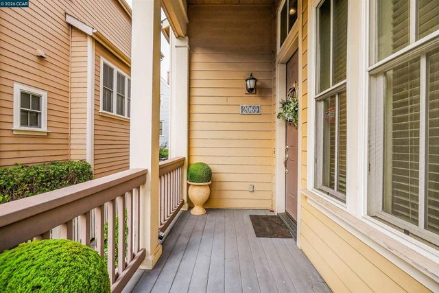 2069 Lewis St, Hercules, CA 94547