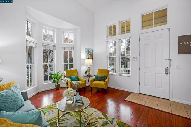 2069 Lewis St, Hercules, CA 94547