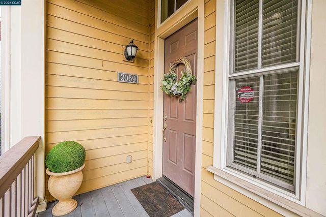 2069 Lewis St, Hercules, CA 94547