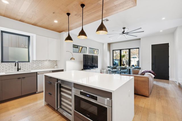 707 E Live Oak ST A, Austin, TX 78704