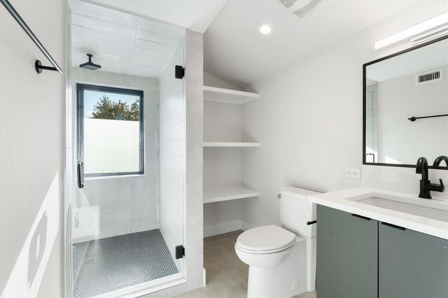 707 E Live Oak ST A, Austin, TX 78704