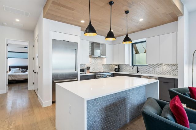 707 E Live Oak ST A, Austin, TX 78704