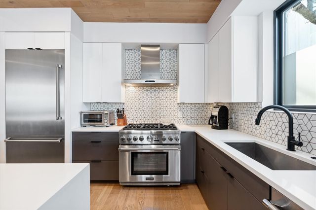 707 E Live Oak ST A, Austin, TX 78704