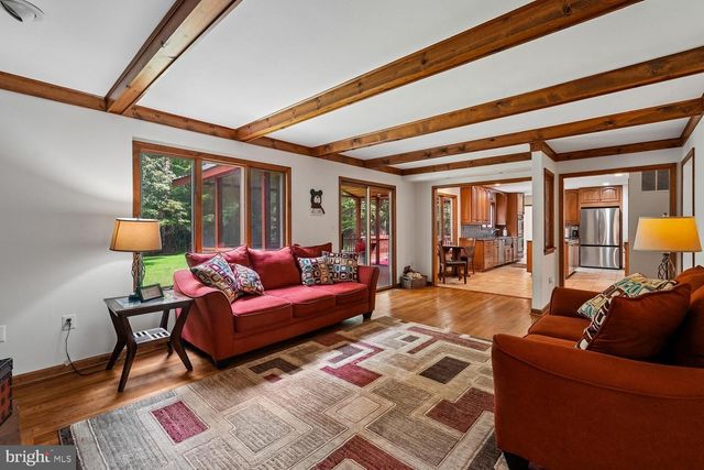 8212 HONEYSUCKLE RD, Manassas, VA 20112
