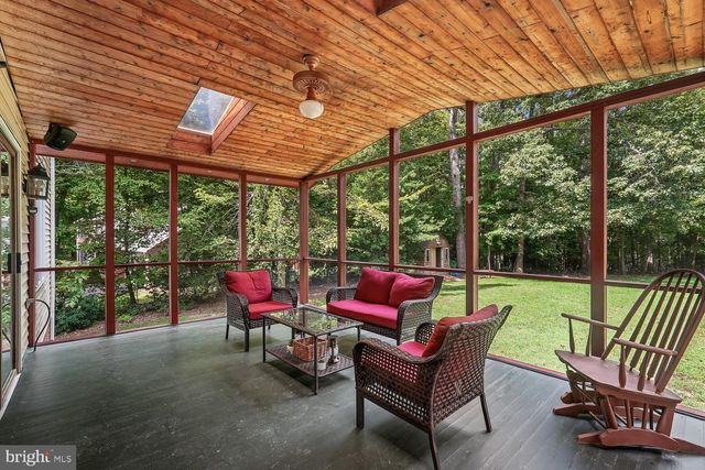 8212 HONEYSUCKLE RD, Manassas, VA 20112