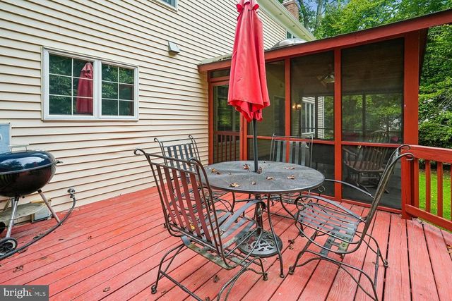 8212 HONEYSUCKLE RD, Manassas, VA 20112