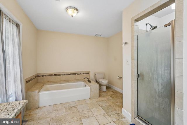 8212 HONEYSUCKLE RD, Manassas, VA 20112