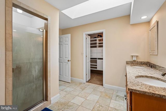 8212 HONEYSUCKLE RD, Manassas, VA 20112