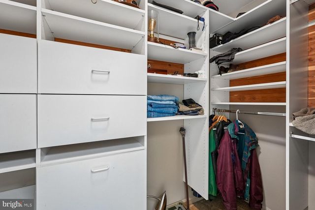 8212 HONEYSUCKLE RD, Manassas, VA 20112