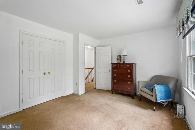 8212 HONEYSUCKLE RD, Manassas, VA 20112