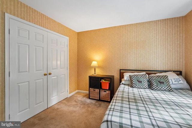 8212 HONEYSUCKLE RD, Manassas, VA 20112