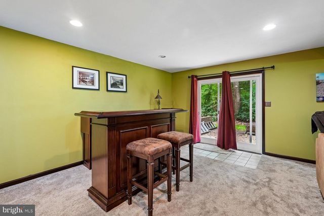8212 HONEYSUCKLE RD, Manassas, VA 20112