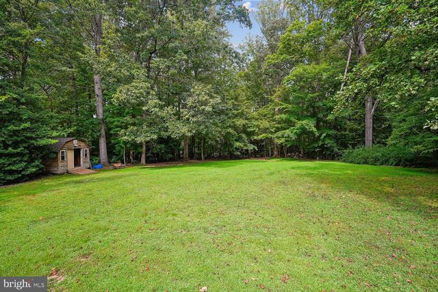 8212 HONEYSUCKLE RD, Manassas, VA 20112