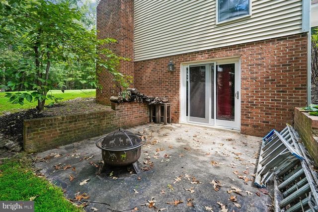 8212 HONEYSUCKLE RD, Manassas, VA 20112