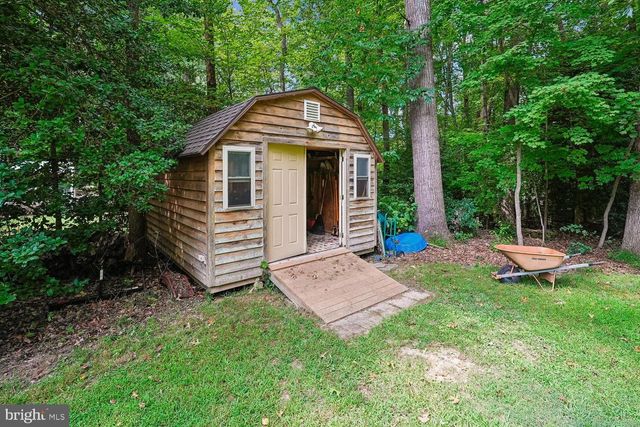 8212 HONEYSUCKLE RD, Manassas, VA 20112